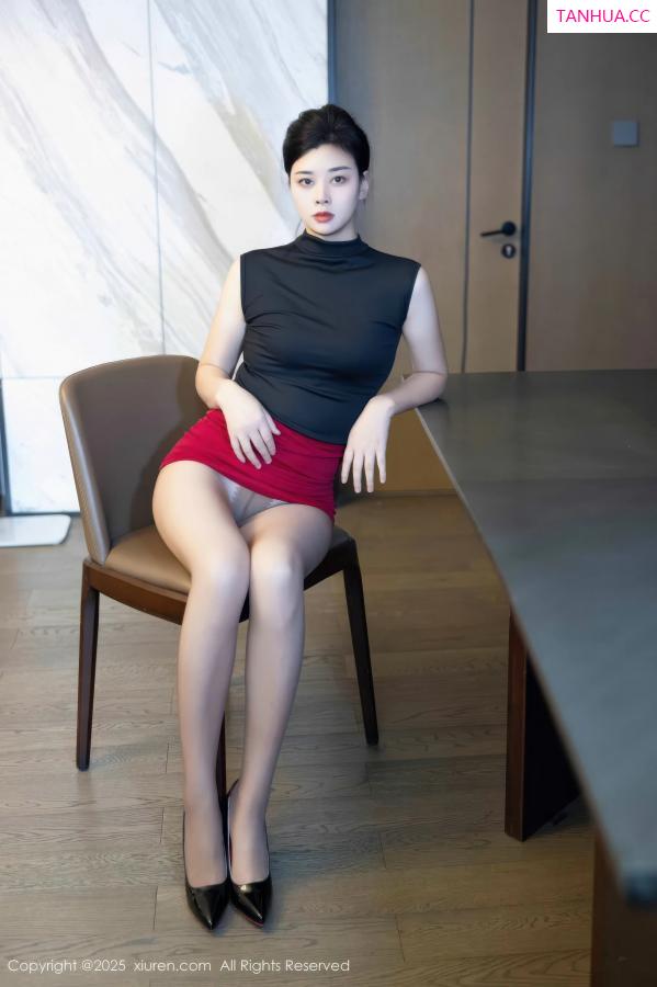   [XiuRen]高清写真图 2025.11.05 No.10948 徐清妍 魅惑黑丝第21张图片